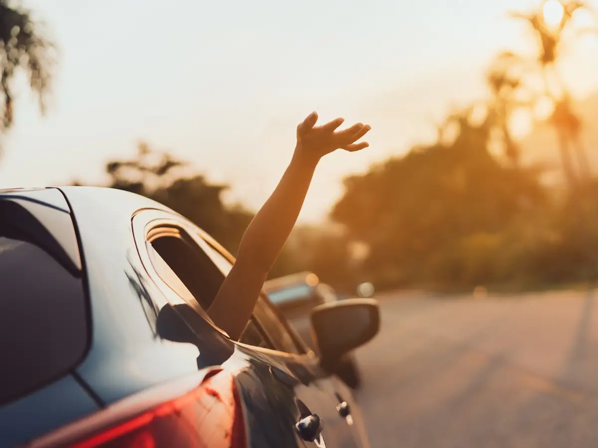 Passager écoute playlist musicale en voiture